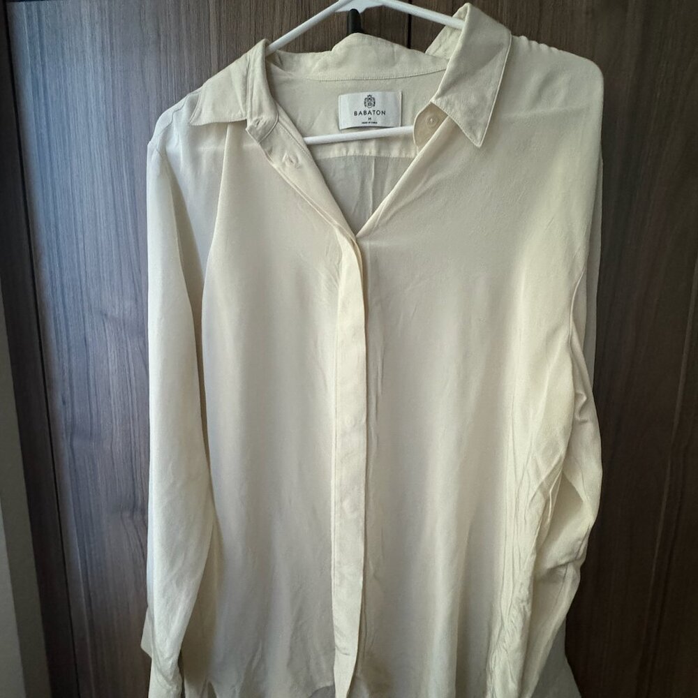 Aritzia 100% Silk Long Sleeve in Birch, Size M